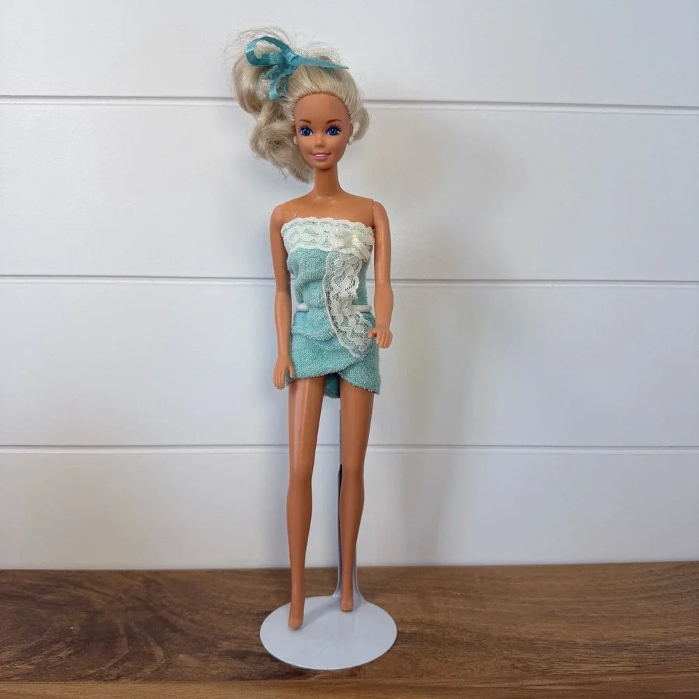 1976 Barbie Doll With Satin Panties And 1992 Fun To Dress Towel Wrap And Stand